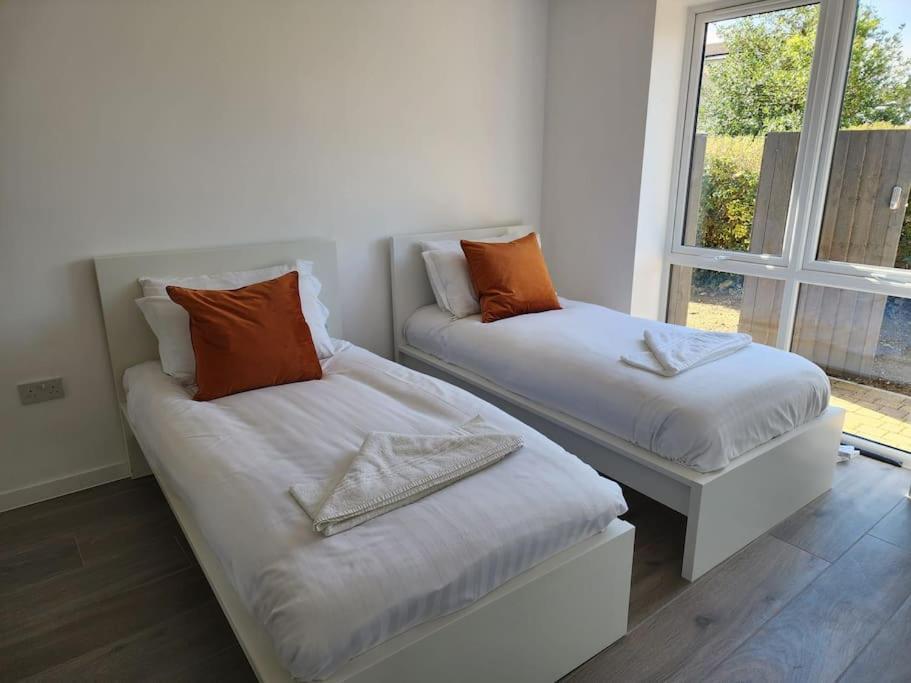 Paradigm Court, Modern 3-Bedroom Flat 1, อ็อกซ์ฟอร์ด ภายนอก รูปภาพ