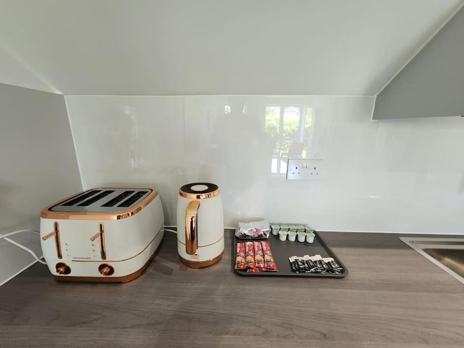 Paradigm Court, Modern 3-Bedroom Flat 1, อ็อกซ์ฟอร์ด ภายนอก รูปภาพ