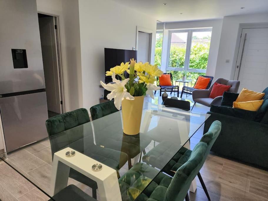 Paradigm Court, Modern 3-Bedroom Flat 1, อ็อกซ์ฟอร์ด ภายนอก รูปภาพ